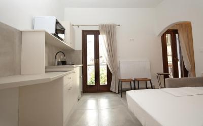 Marousos Central Guesthouse - 2