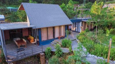 Anna Little Garden - Fish House