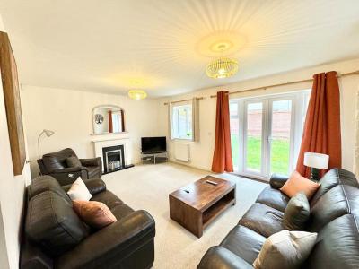 Elite Stays 4 BR Home for contractors, business or leisure - Parking - 3