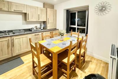 Elite Stays 4 BR Home for contractors, business or leisure - Parking - 4