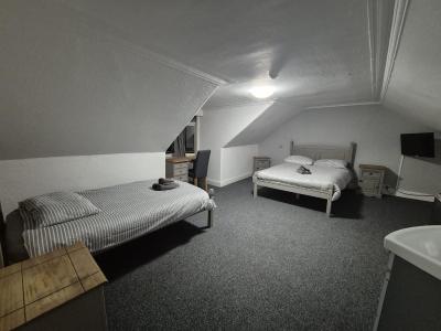 The Queens Hotel - 6