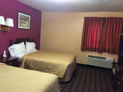 Holiday Lodge - 1