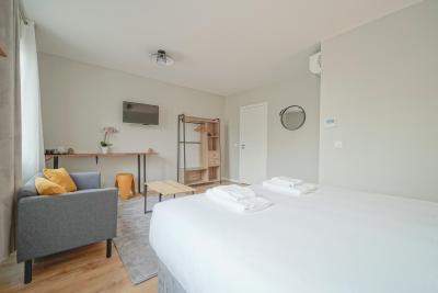 Hotel Trianon Saint Ouen - 1