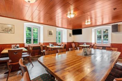 Gasthaus Hirschen Holl - 4