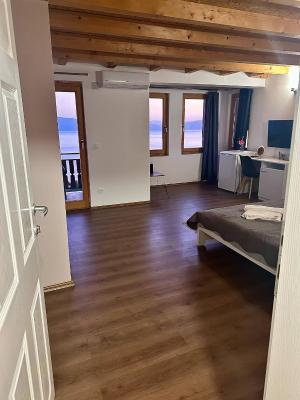 Risto's Guest House - 4