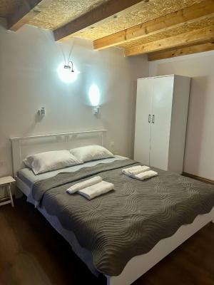 Risto's Guest House - 6