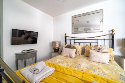 Mademoiselle's Boutique Holiday Accommodation - 2