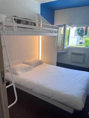 TIP HOTEL CAMBRAI ex HOTEL F1 - 1