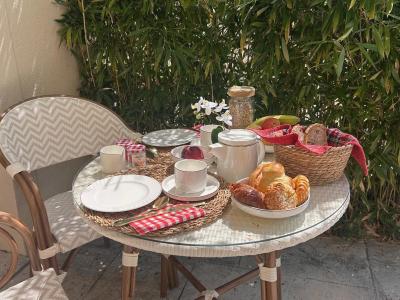 Mas de la Calade Bed & Breakfast - 4