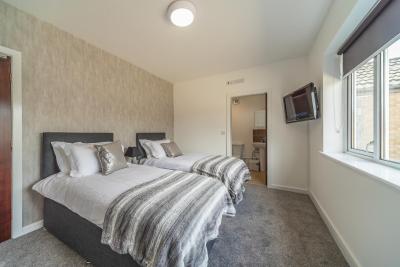 Kirks Korner Motel - 5