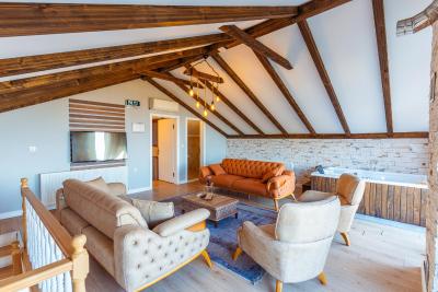 POISON GARDEN SUİTE - 4