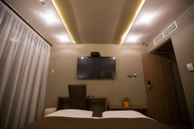 Pole Position Beach Hotel - 4