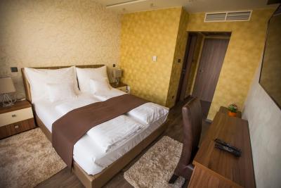 Pole Position Beach Hotel - 6