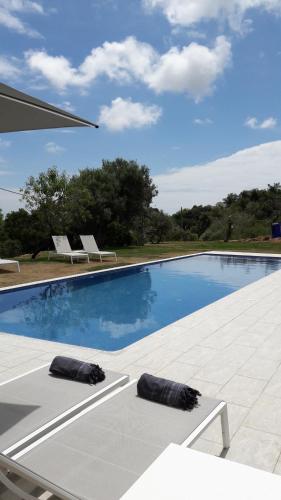 The swimming pool at or close to Casa Mama Mia