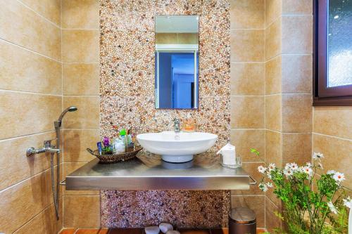 Koupelna v ubytování Nikiti Seaside Villas