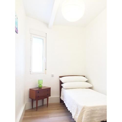 COSY 3 BED APT 200m FROM BEACH WiFi