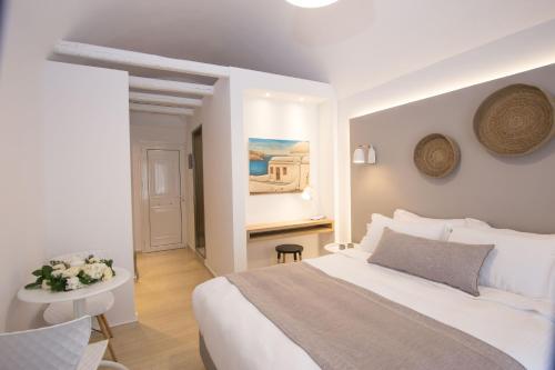 Llit o llits en una habitació de Louis Studios Santorini