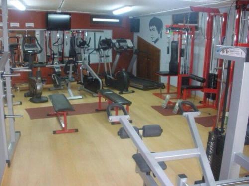The fitness centre and/or fitness facilities at Hotel Rural Peñalabra
