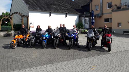 Afbeelding uit fotogalerij van Gasthaus am Brunnen in Illerich