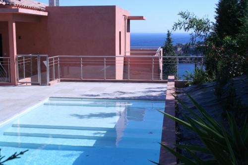 Photo de la galerie de l'établissement Apartment residence Arc en Ciel B, à Théoule-sur-Mer