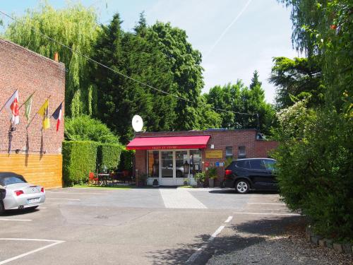 Fotografie z fotogalerie ubytování Hotel Du Croisé v destinaci Marcq-en-Baroeul
