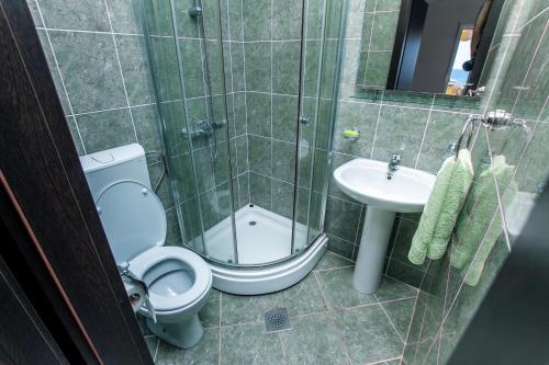 A bathroom at Holiday Home Siesta