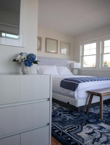 Ένα ή περισσότερα κρεβάτια σε δωμάτιο στο The Sea Breeze Inn