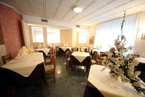 Gallery image of Hotel Italia in Aprica