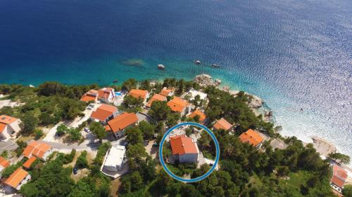 Landskap semula jadi dekat dengan apartmen