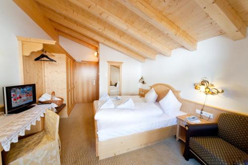 Gallery image of Hotel Gstatsch in Alpe di Siusi