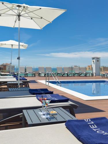 H10 Delfín - Adults Only