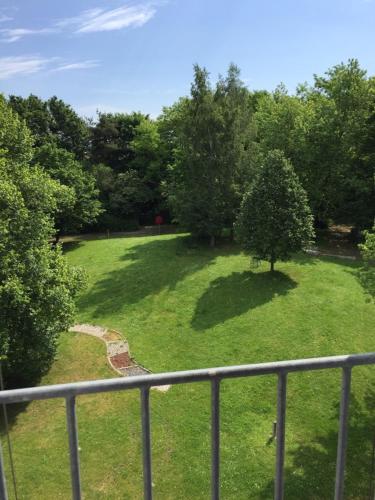 Jardin de l'établissement bfwhotel und Tagungszentrum