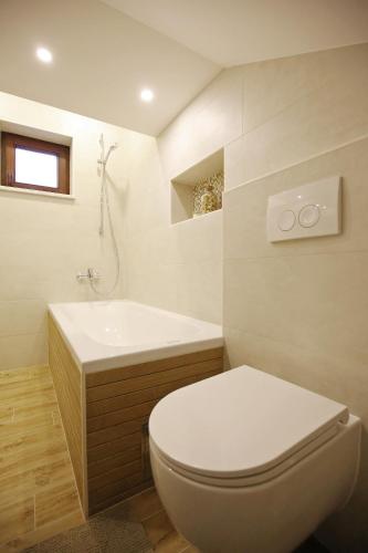 Bilik mandi di Apartman Baredine