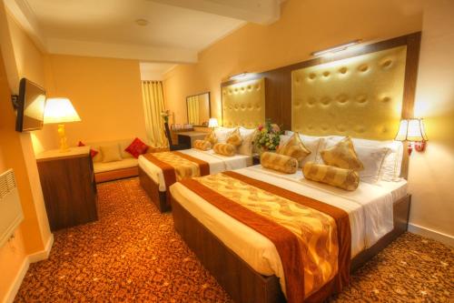 Gallery image of The Queensburry City Hotel in Nuwara Eliya