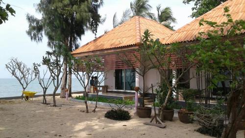 Maenam Villa Hotel