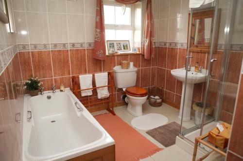 Ένα μπάνιο στο Newlands Lodge