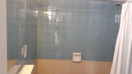 Ένα μπάνιο στο Hotel Regidor