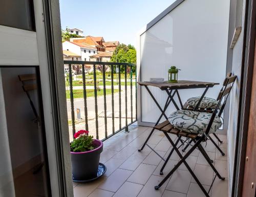 Balkón nebo terasa v ubytování Hostel Carvalho
