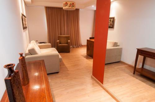 Ruang duduk di Jacques Georges Tower
