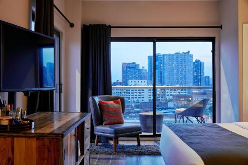 Galeriebild der Unterkunft Ravel Hotel Trademark Collection by Wyndham in Queens