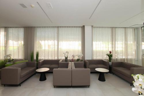 Ruang duduk di Hotel Derby S