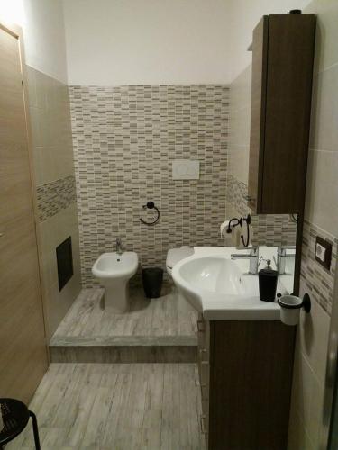 Bilik mandi di Artista B&B