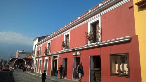 El edificio en el que está el bed and breakfast