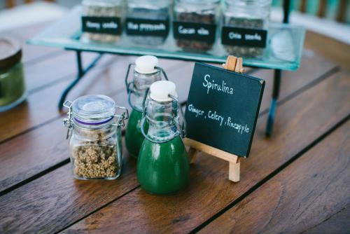 Thức uống tại Anantara Layan Phuket Resort