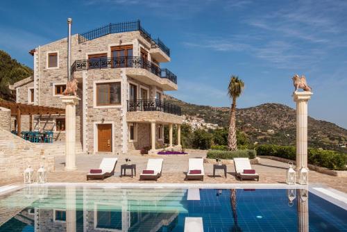 Bazén v ubytování Villa Bella Mare, Wine Dark Sea Villas nebo v jeho okolí
