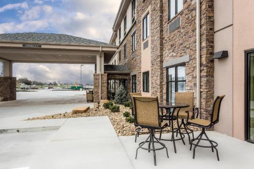 Sleep Inn & Suites Dayton – Photos 2