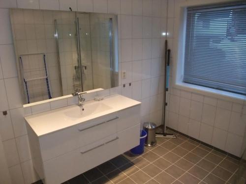 Kúpeľňa v ubytovaní Mørkve Apartement