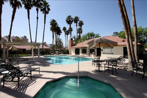 Gallery image of Palm Lake Luxury Condo in Palm Desert