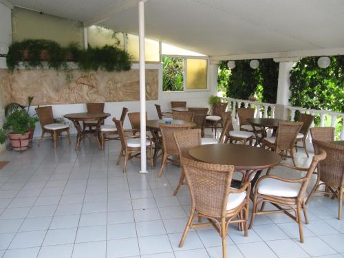 Restoran atau tempat lain untuk makan di Hotel ALEXANDROS