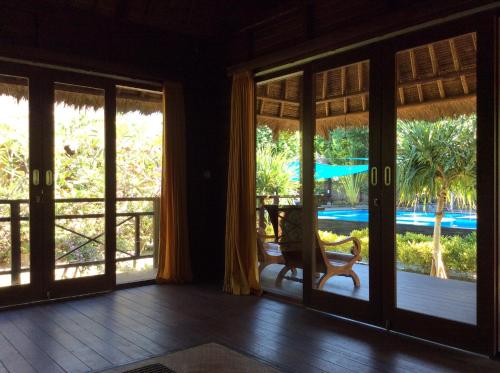 Bazén v ubytování Sunset Villa Lembongan nebo v jeho okolí